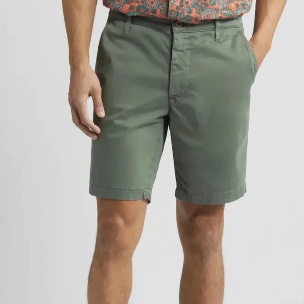 AG Wanderer 8.5-Inch Stretch Cotton Chino Shorts 30